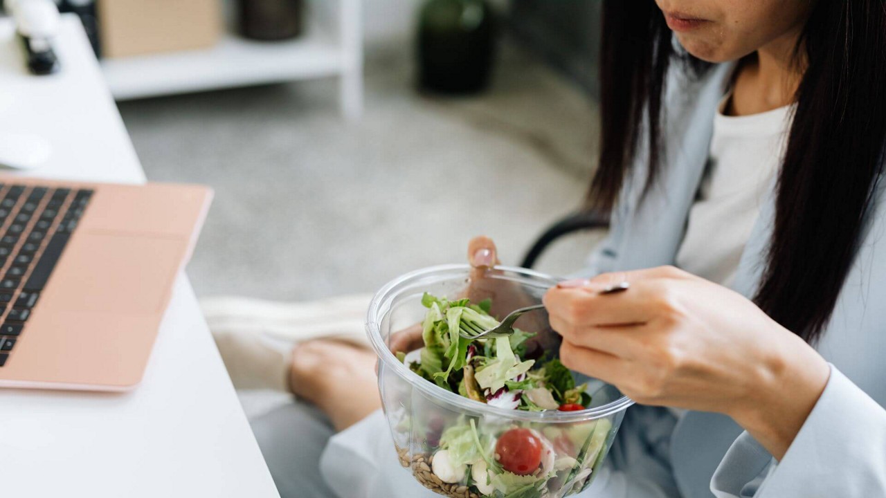 Toàn tập] Hiểu rõ về chế độ ăn Low-carb để giảm cân hiệu quả | AIA Vietnam
