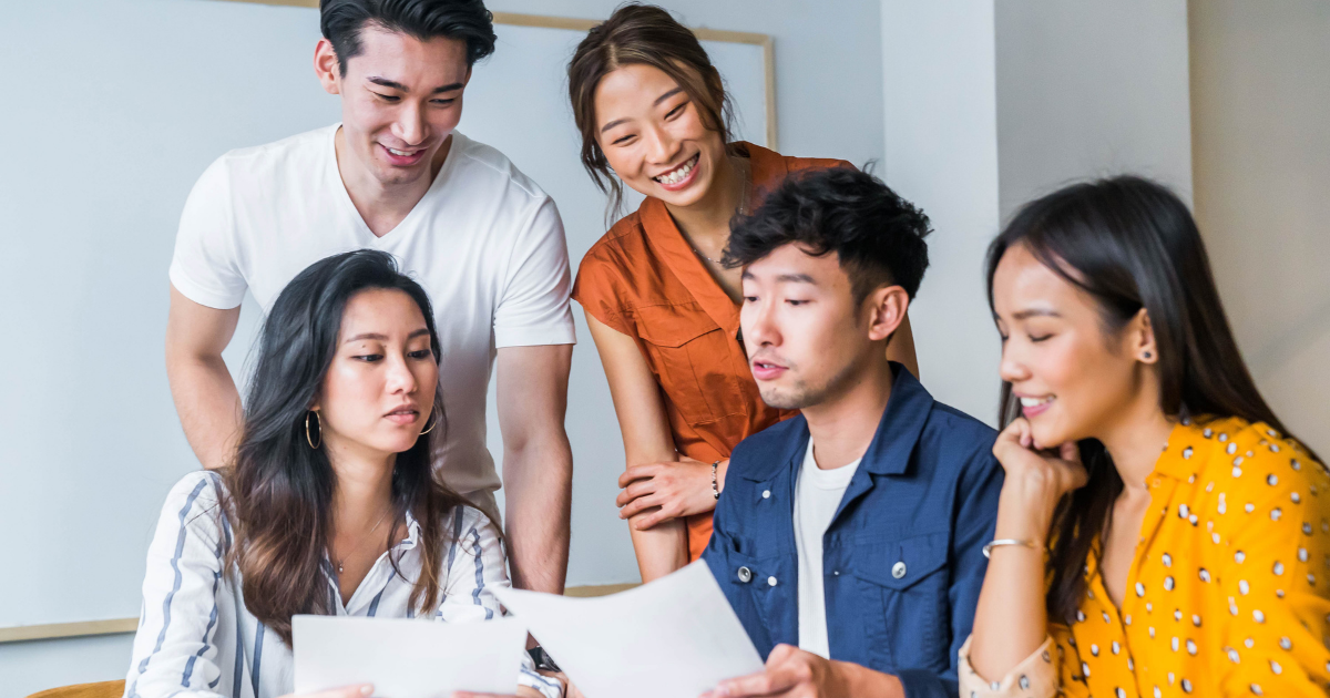 10 lời khuyên để lắng nghe và thấu hiểu người khác hơn | AIA Vietnam